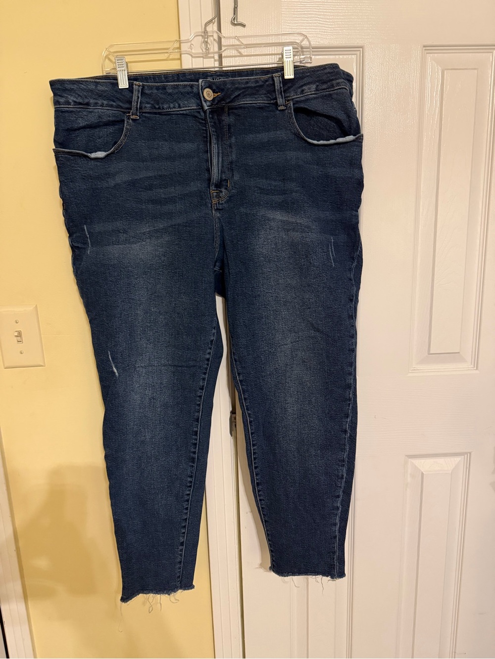 Maurice’s Dark Denim Jeans w/raw hem 22W Short
